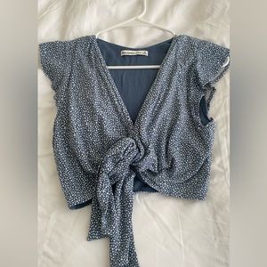 Women’s Flutter Sleeve Tie-Front Top